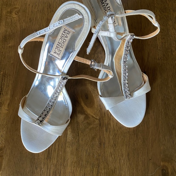 Badgely Mischka Wedding Bridal Shoe 8M Satin - Picture 7 of 8